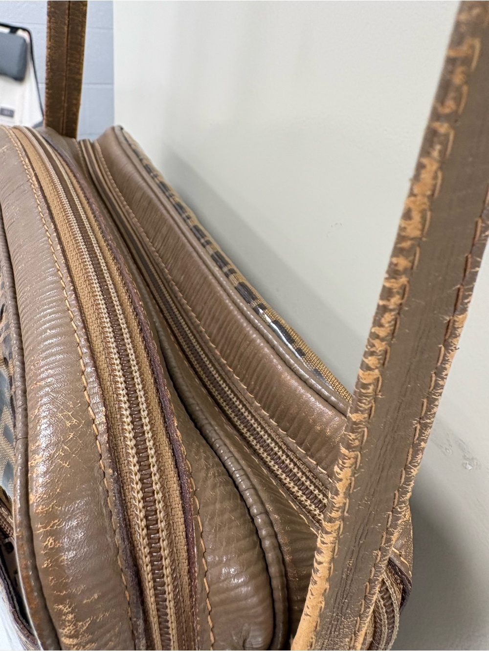 Authentic Vintage FENDI Zucca Double Zip Crossbody Messenger Bag *READ* - Picture 12 of 16